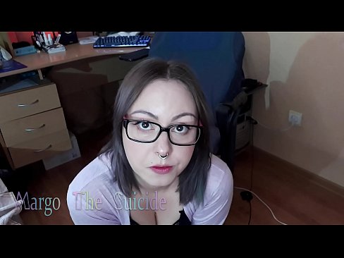 ❤️ Kynþokkafull stelpa með gleraugu sýgur dildó djúpt á myndavélinni ️❌ Fokking á klám is.tvmarket.top ☑