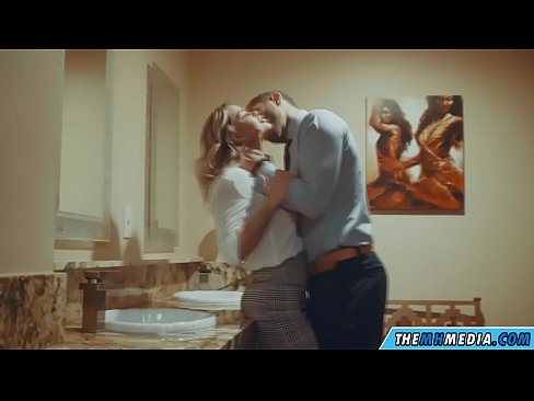 ❤️ Þegar busty ljóska tælir þig á almenningssalerni ️❌ Fokking á klám is.tvmarket.top ☑